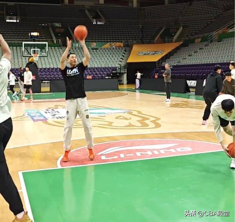 球员体能训练全方位，准备迎接难关的简单介绍