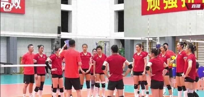 精彩对抗！男女排球队争霸冠军