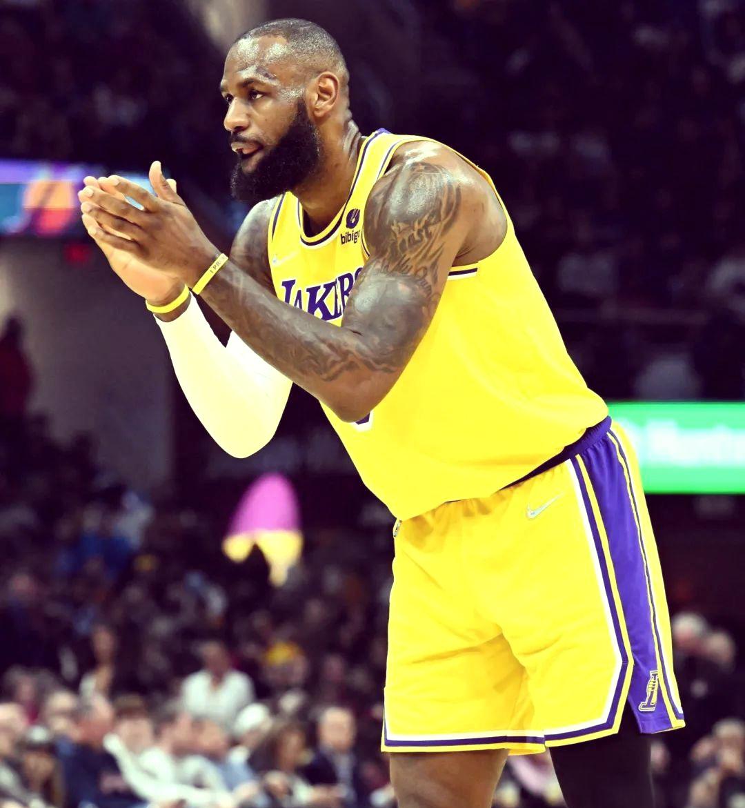 开云体育官方入口-湖人逆转黄蜂，壮大实力！