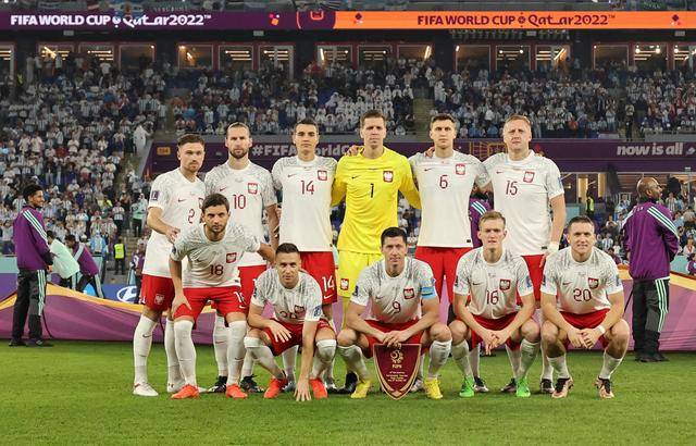 开云体育登录-波兰队取得连胜，稳居小组榜首