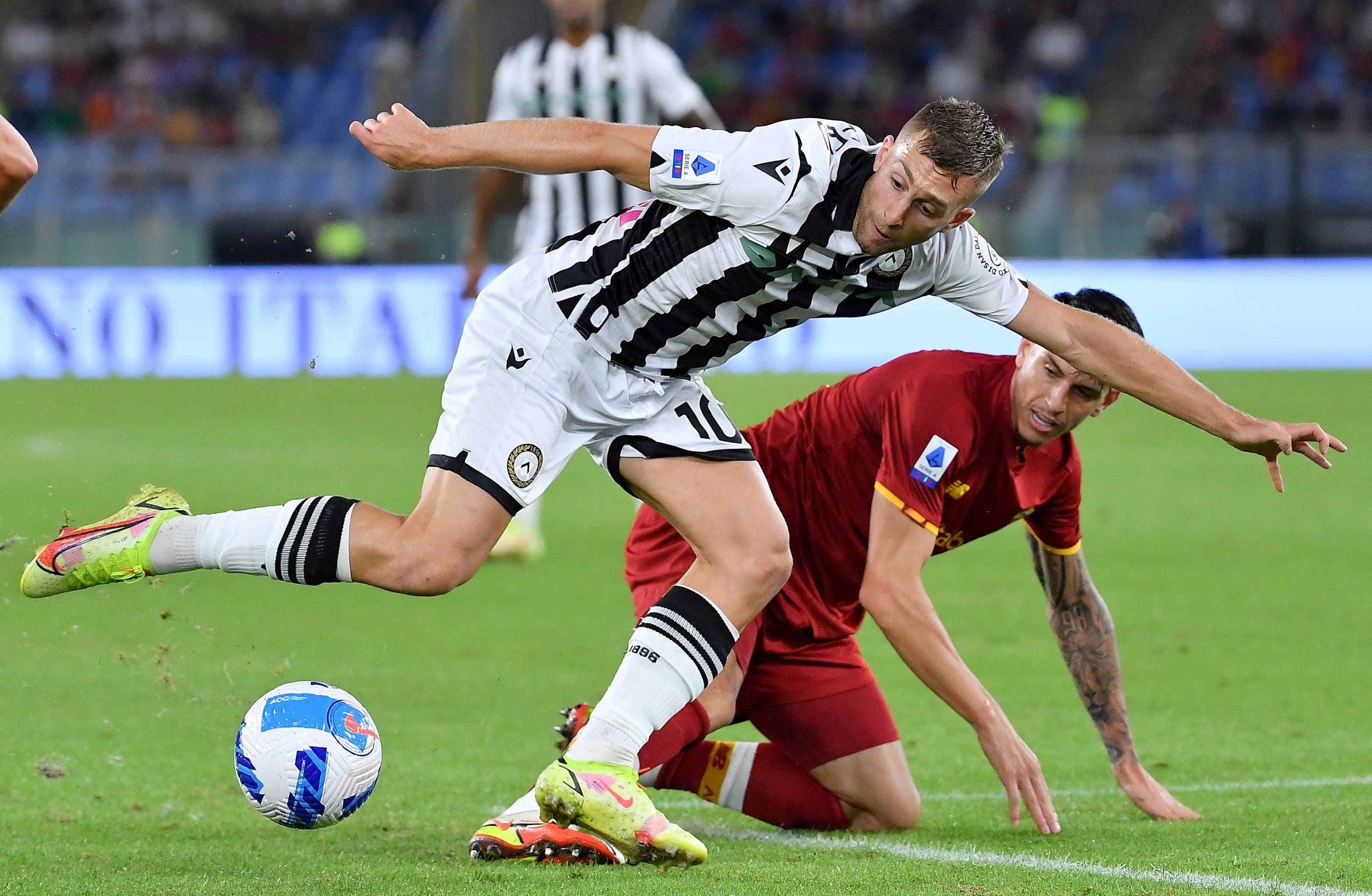 乌迪内斯风格独特，给对手带来意想不到的困扰