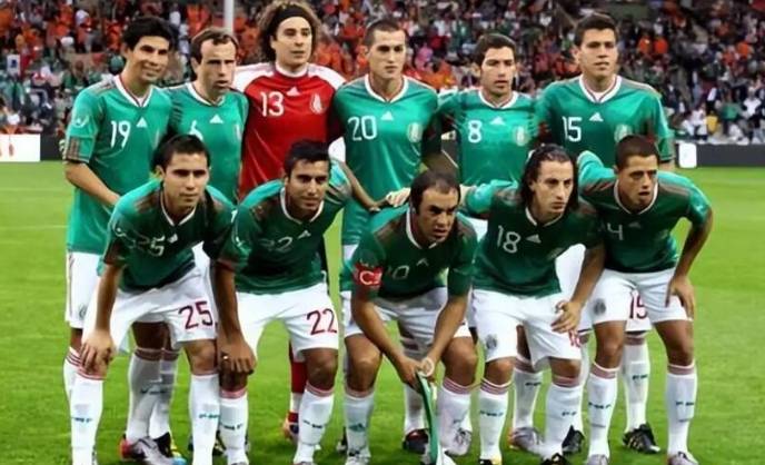 墨西哥队比分扩大,赢得胜利 墨西哥队比分扩大,赢得胜利