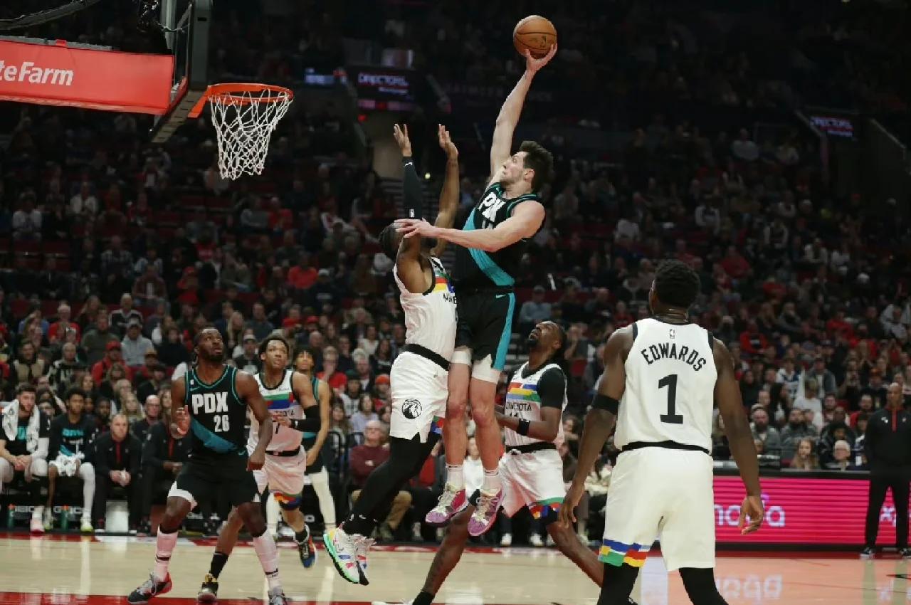 开云体育入口-包含开拓者逆转黄蜂，利拉德致胜关键球再次展现领袖风范的词条