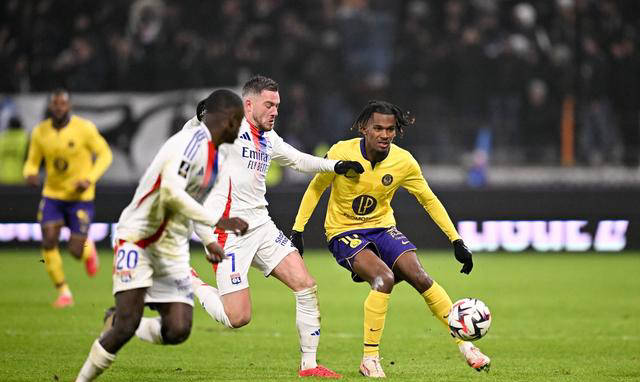 开云体育中国官网-包含雷恩客场逼平里昂，延续不败战绩的词条