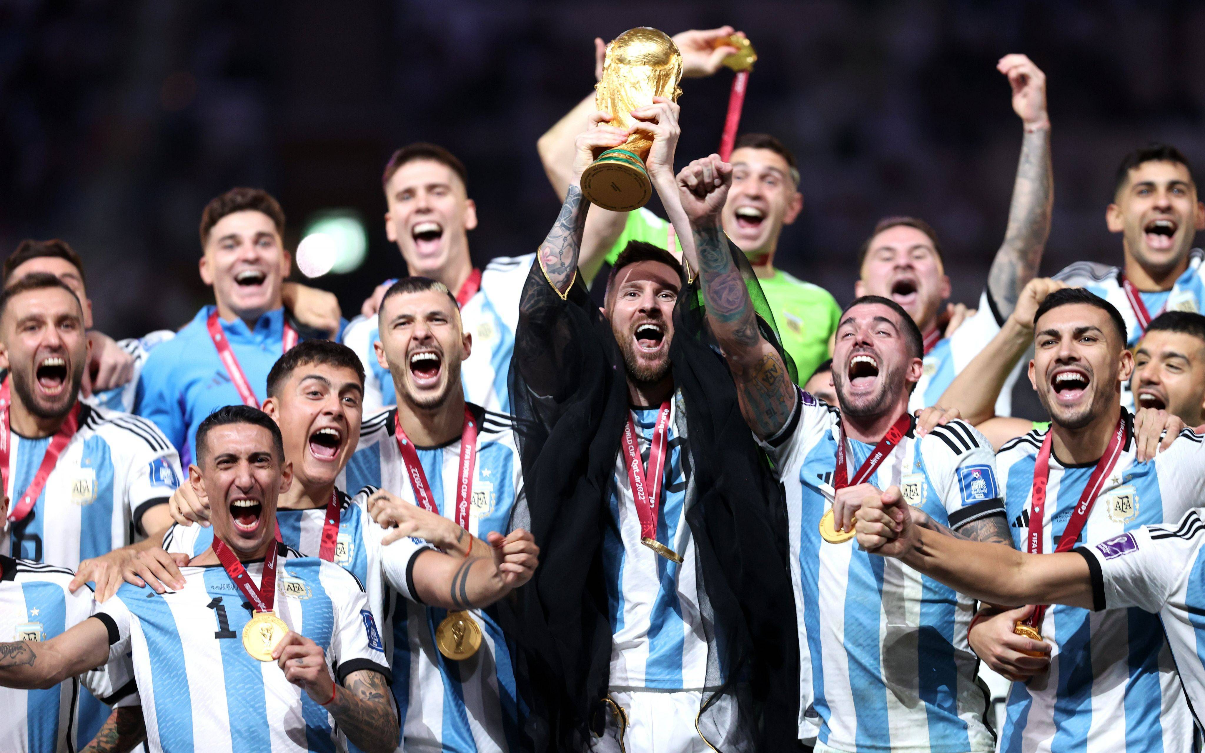 哥伦比亚国家队全队团结一致取得胜利